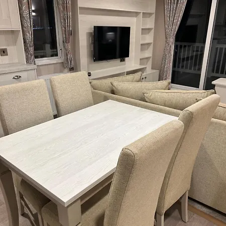 Stunning Mini With Sea View * Filey