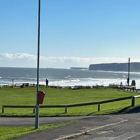 Stunning Mini With Sea View * Filey